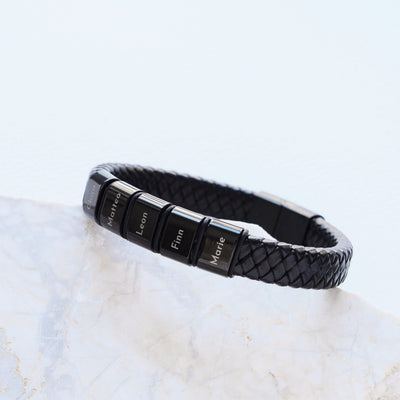 Lederarmband mit gravierten schwarzen Beads